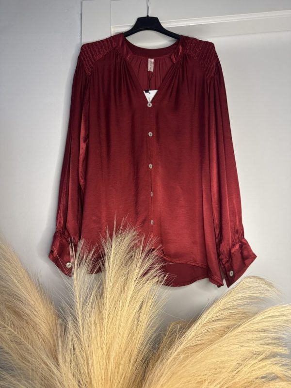 Blusa satinada roja