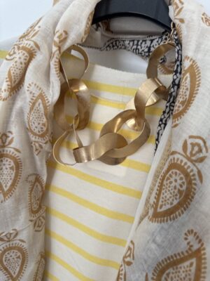 Collar Infiniti dorado