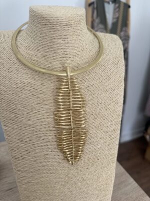 Collar Hoja dorado