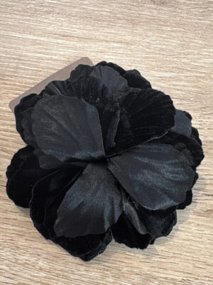 Broche Sirah negro