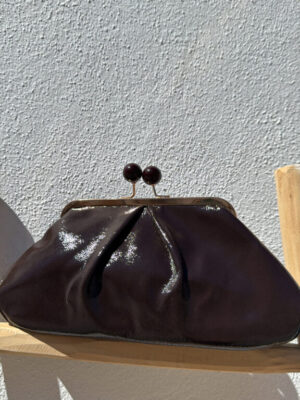 Clutch charol chocolate