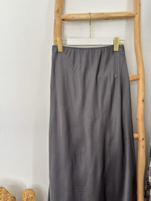 Falda raso gris
