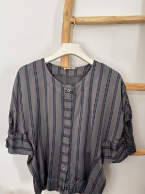 Blusa Sarah listas gris