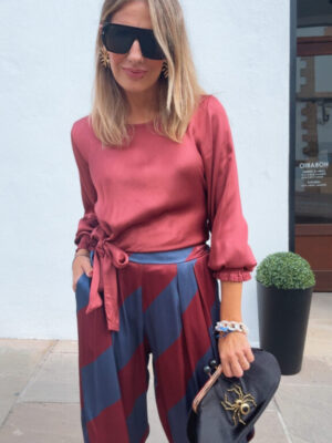 Blusa Eugenia borgoña