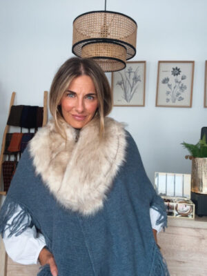 Cuello beige